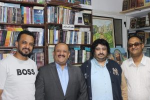 وفد يمني يزور الدار اليمنية للكتب والتراث بالقاهرة: تعزيز لجهود حفظ التراث والهوية