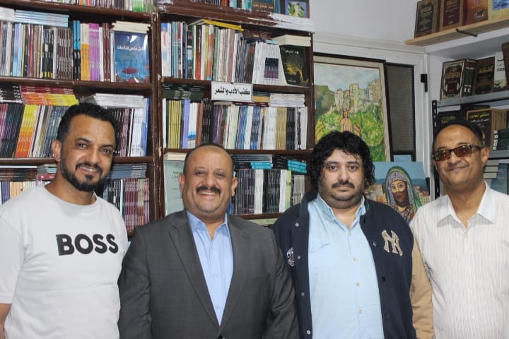 وفد يمني يزور الدار اليمنية للكتب والتراث بالقاهرة: تعزيز لجهود حفظ التراث والهوية