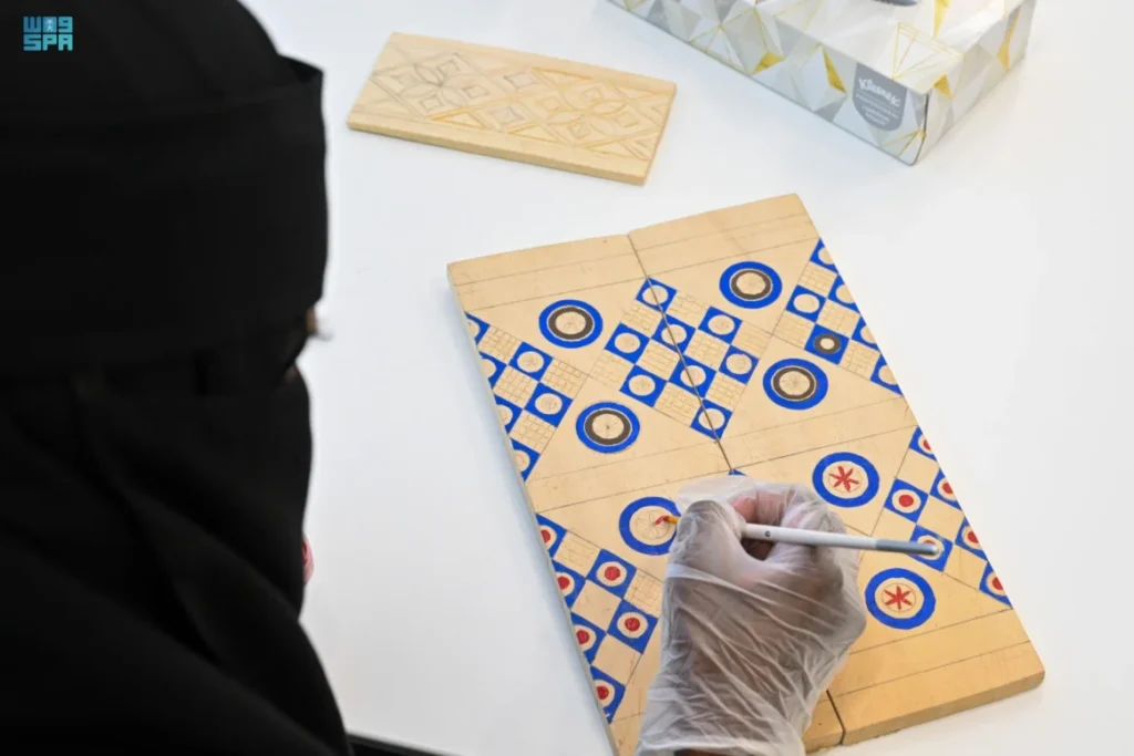 النقش النجدي يحافظ على هوية السعودية الثقافية