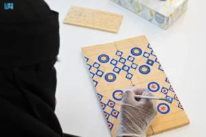 النقش النجدي يحافظ على هوية السعودية الثقافية