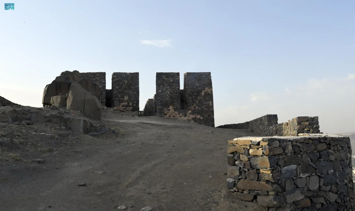 مشروع ترميم قلعة الدقل في السعودية يعيدها إلى الواجهة التراثية