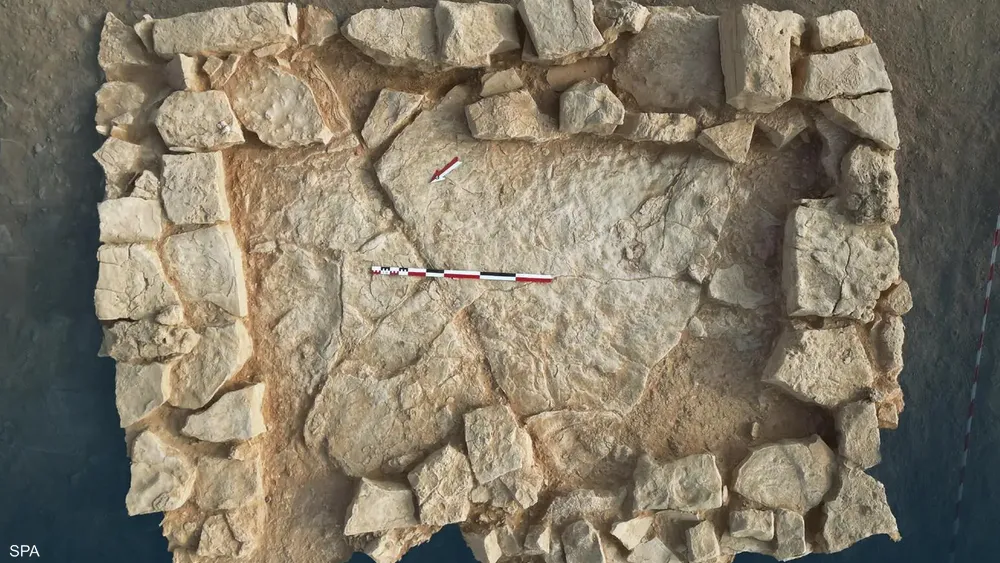 السعودية تعلن عن اكتشافات أثرية نادرة تكشف تاريخاً يمتد لخمسين ألف سنة في موقع القرينة