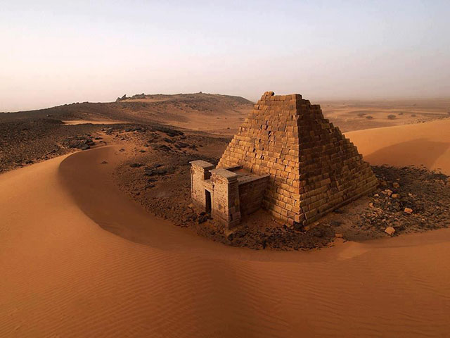 أهرامات البجراوية