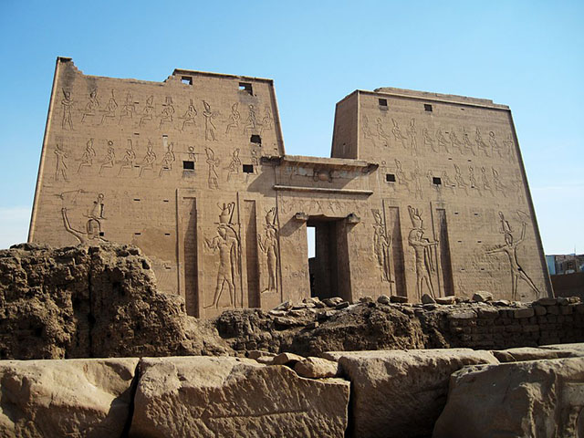 معبد إدفو